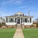 Recent Remodel - 5 Min Walk to Jet Express and Downtown Port Clinton. - Wifi