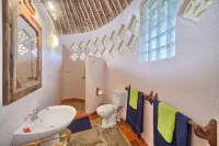 Tiwani Sunset, a Little Piece of Eden Hotels in Tiwi