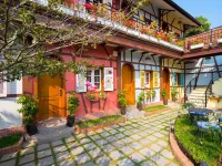 Little Colmar - Homestay & Pottery Studio Hotels near Sun World Halong Complex