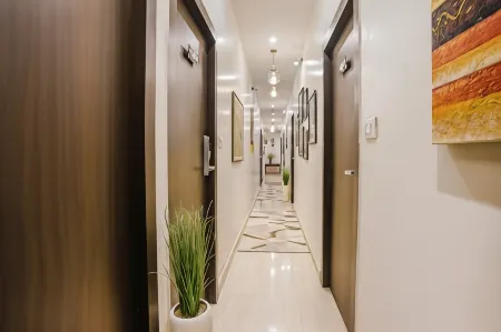 FabExpress Abad Inn - 700m from Gateway of India Отели рядом с достопримечательностью «Гейтуэй Оф Индия Мамбай»