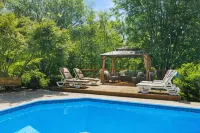 Steeles Tavern Manor - Swimmingpools
