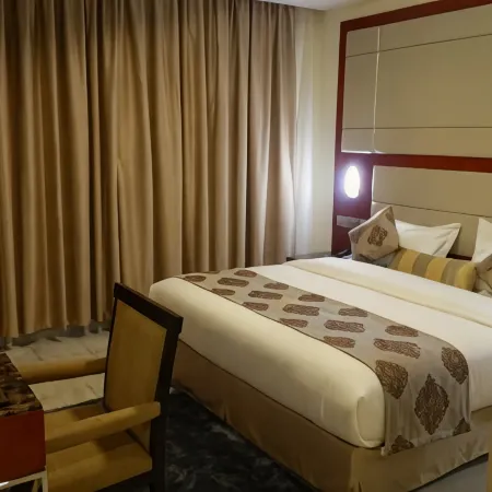 Manazel Al Toot Serviced Apartments Jeddah Отели рядом с достопримечательностью «Свадебный банкетный зал Rose»