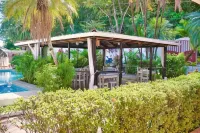 Hotel Selva y Mar Sámara - مسبح
