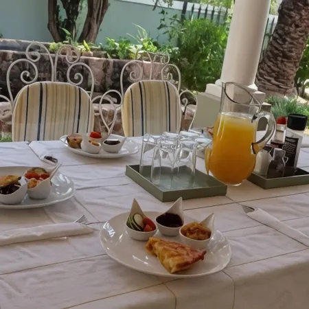 Bauhenia Guesthouse