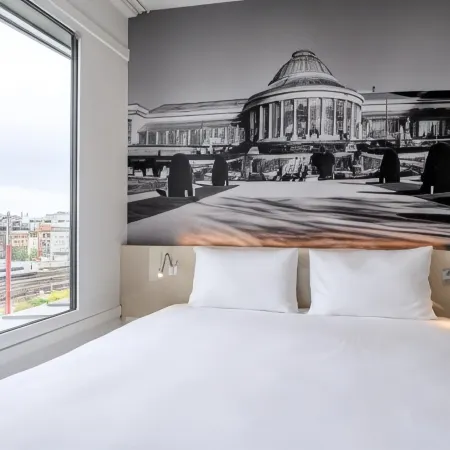 B&B Hotel Brussels Centre Gare du Midi Отели рядом с достопримечательностью «Станция метро Anneessens»