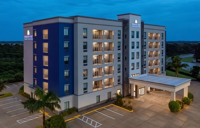 Coral Pointe Sarasota, an Ascend Collection Hotel