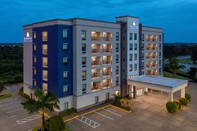 Coral Pointe Sarasota, an Ascend Collection Hotel
