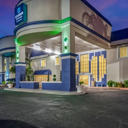 Clarion Inn & Suites Central Clearwater Beach