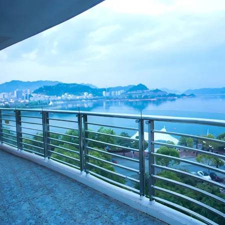 Yitu Lake View Hotel
