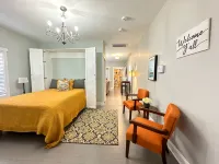 Steps Away Downtown Douthit Greenville Getaway! - Bungalows