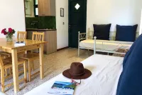 Directly on the lake with panoramic views