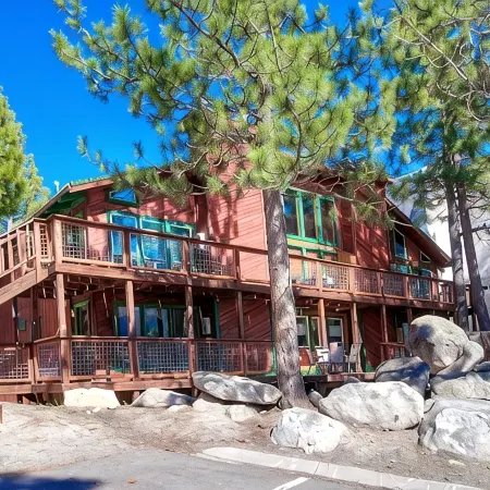 Tahoe Olympic 3 Bedroom Condo by RedAwning