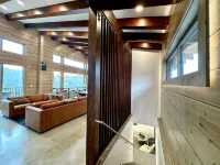 Luxury Alpine Retreat - Hot Tub & Sauna - Sleeps 16 - Cliffhanger Chalet