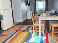 Charming 2-bedroom building in delightful Hull with ocean view Hotels in Hull