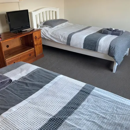 Comfortable 3 Bedroom Home with all the facilities to accommodate 6 people.