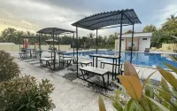 Hotel Apex Dobo - Pools