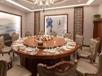Chengde Huaguan Holiday Hotel (Puning Temple Branch)