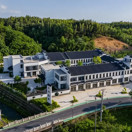 Guangde Creek Zhushan Hotel (Lucun Reservoir)