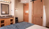 Canyon Lodge