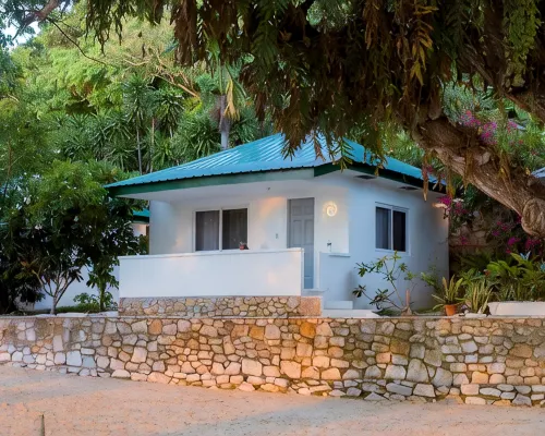 The Three P Beach Resort & Dive Center 朗布隆住宿飯店