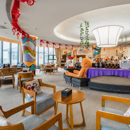 The Taibai Mountain Phoenix Spr Hotel