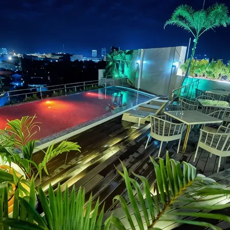 J7 Plaza Hotel Iloilo
