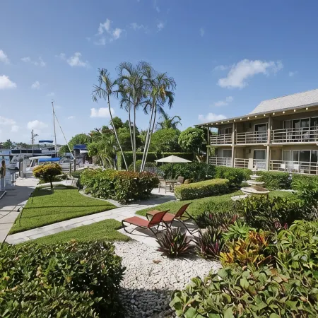 Cove Inn on Naples Bay