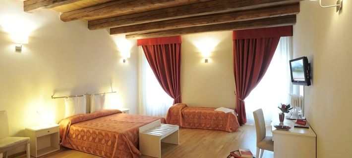Honey Rooms Ferrara Hotels in Ferrara