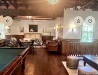 Historic Cedar Mansion Bungalows Barn - 1 Block from Sonoma Square