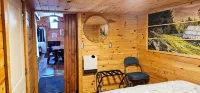 Quaint Cabin - 8 minutes from Ark Encounter!!Country setting, near town!!