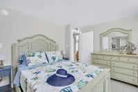 Steps Away from Cabana Club, Unique Deal, Two for One price— Bed 3 Bath, Kayaks - 4-Star