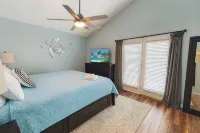 High Tide 5 Bedroom Ocean View House, Heated Pool, Hot Tub, Darts, King beds