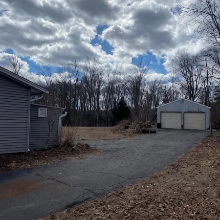 Cozy Modern 4Br Retreat on 1.5 Private Acres Near Yale & Trails Отели в г. Хамден
