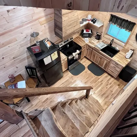 2Bdr  3Bd  1.5BA Cabin Located in the Heart of the New River Gorge National Park