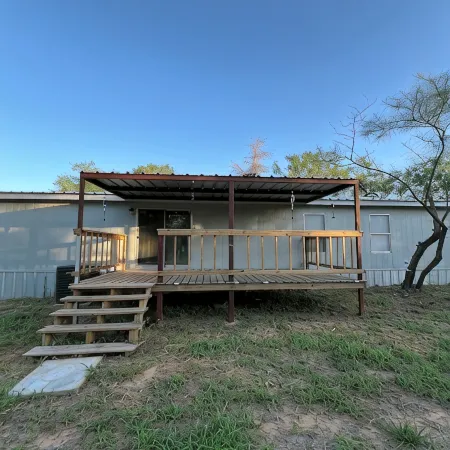 Charming 3-bedroom house with AC and WiFi in welcoming Lytle,TX.