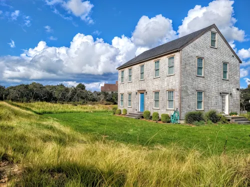 Beautiful 4 bed with Pool + Spa
