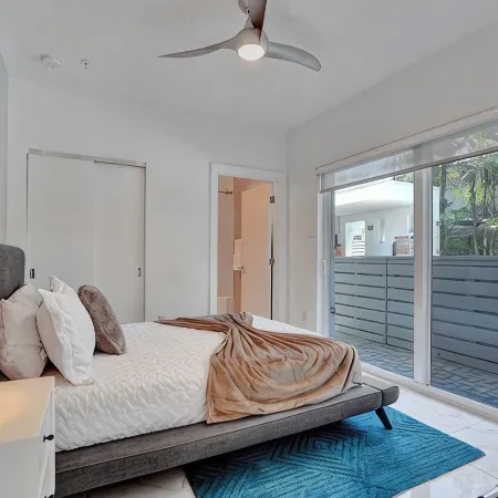 Amazing Beach Location w/Pool, Spa & Gym! Modern & Spacious Family Home.