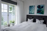 House directly over the lake - 3-Star