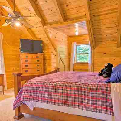 Relaxing Cozy 2 Bedroom Cabin in Lake Lure Rooms