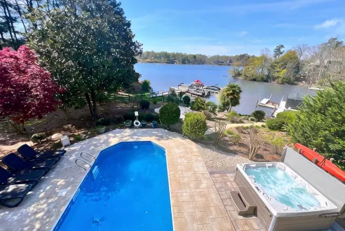 Modern Lakefront Oasis - Private Pool & Salt Water HotTub with Beautiful Sunsets - Private Pools