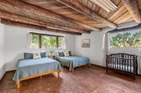 The Adobe Bcs - 1.0 Mile to Campus - Sleeps 15 - Homestays