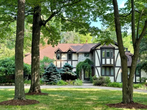 5-Bedroom Estate – 12 acres, Huge Space, Fast WiFi, Fitness Room, & More! - Boutique