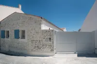 Former fisherman's house with pool in the heart of Old Cotinière