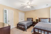 4 Bedroom 4.5 Baths, Sleeps 8 on course #5