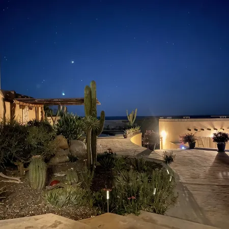 Casa Del Mar - Santa Fe Inspired Home With Gracious Mediterranean Style Living