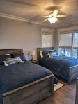 Quiet ReflectionsSpacious 5-BR house with Outstanding Views, Hot Tub Sleeps 14 - 4-Star