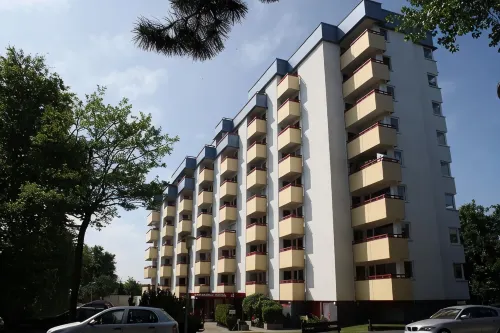 Family friendly apartment with 2 bedrooms, terrace and swimming pool - مسبح