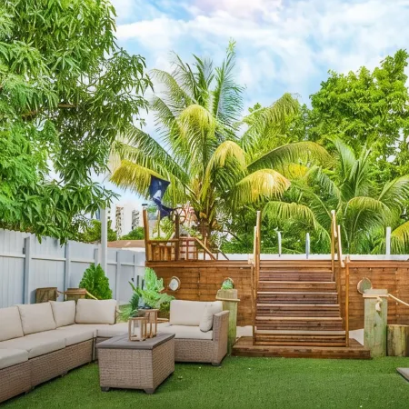 Central Miami Stay • Near Airport & Calle 8 / Pool