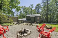 Hot Tub, Bonfire Area, Picnic Area & Indoor Soaking Tub, Foosball and More! - Chalets