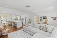 Boho Chic~ A perfect family vacation home, minutes from Sanibel Island - Bungalows
